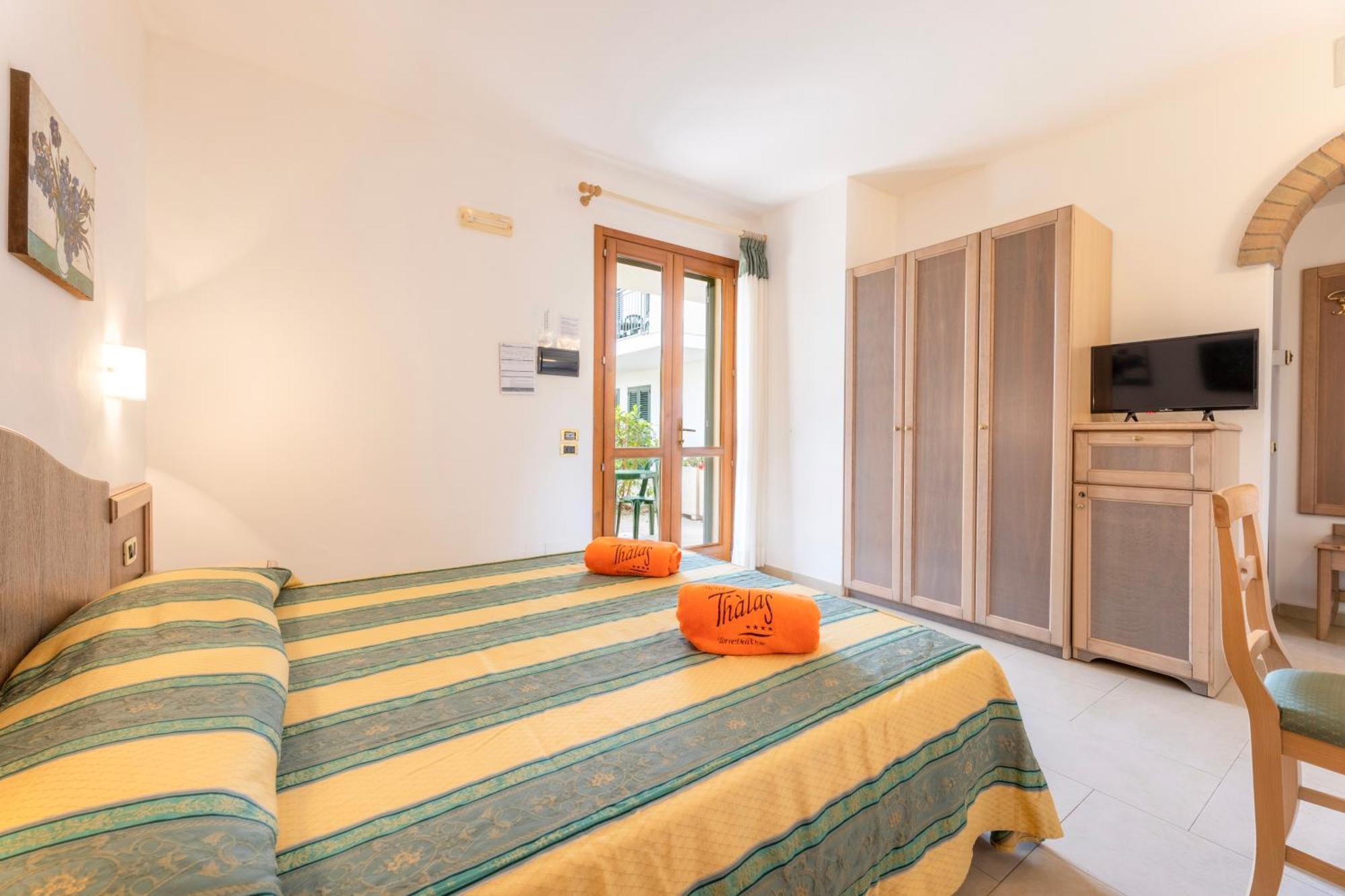 Hotel Thalas Club Торре дель'Орсо Экстерьер фото